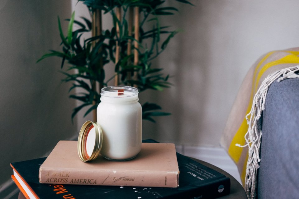 Creating a cozy mood with an aromatherapy diffuser