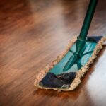 Cordless vacuum floor cleaning