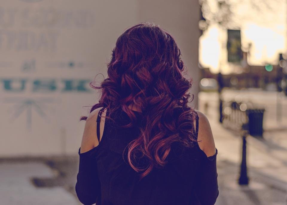 Curling iron loose curls back