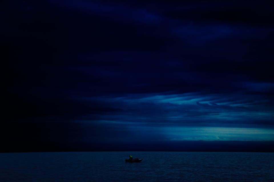 Deep blue starry night sky for the weekly horoscope