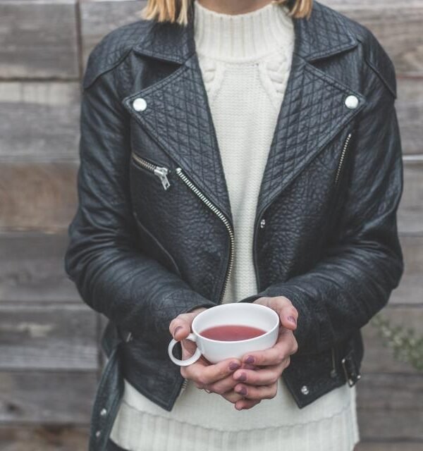 Leather jacket woman tea