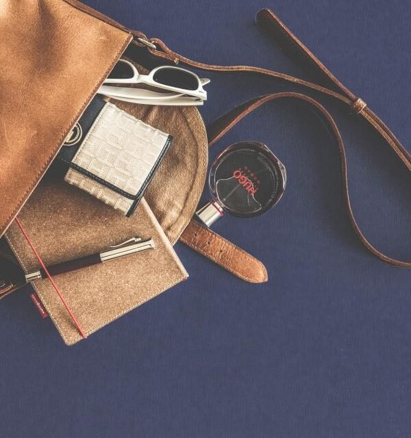 Leather tote bag essentials