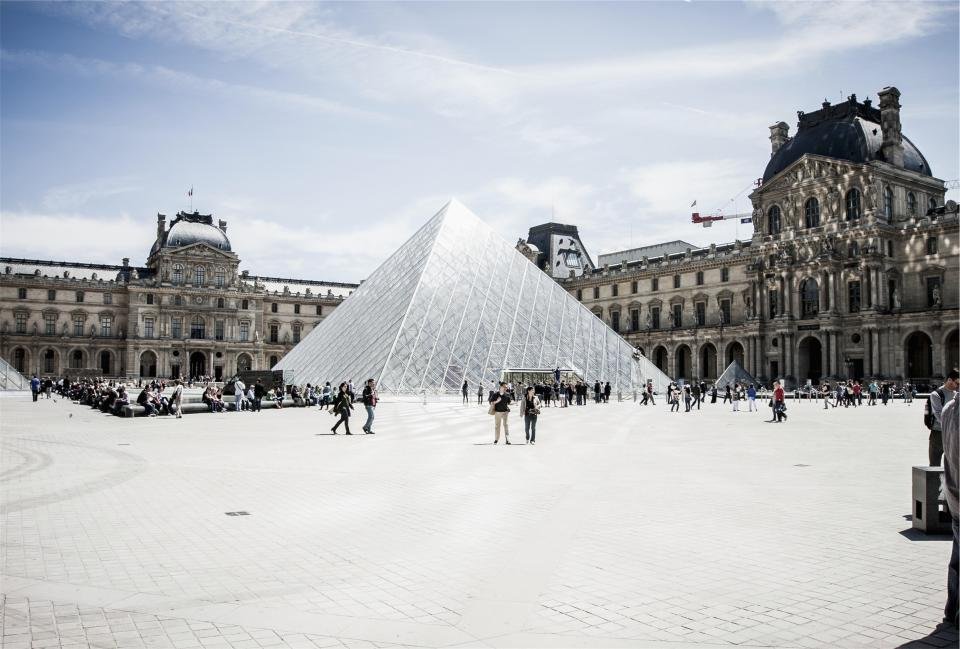 Paris travel guide: the glass pyramid at the Louvre