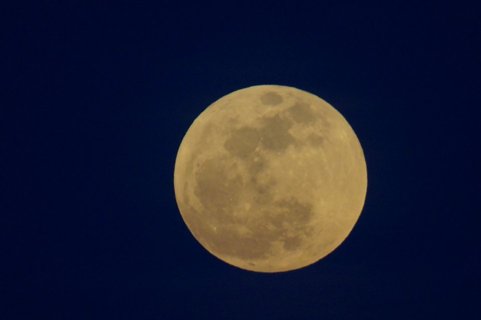 Moon sign golden full moon