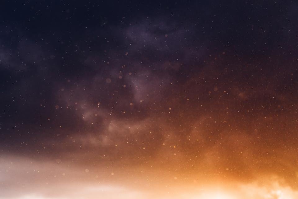 Stars and an orange horizon glow for the weekly horoscope