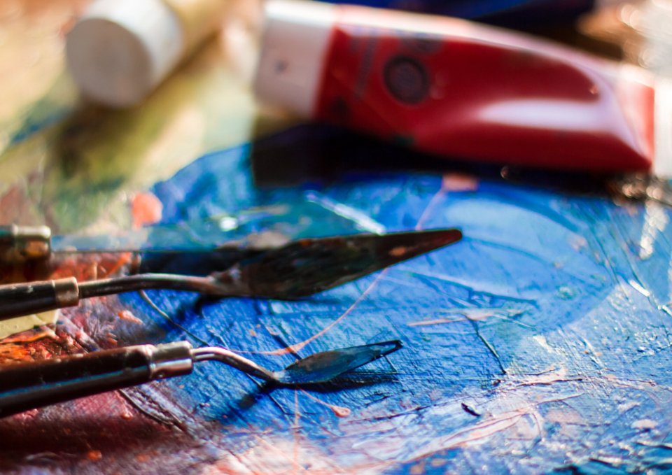 Palette knives and oil paint, tools shared by famous artist couples