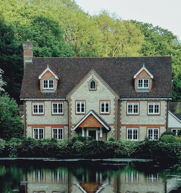 Period drama country manor