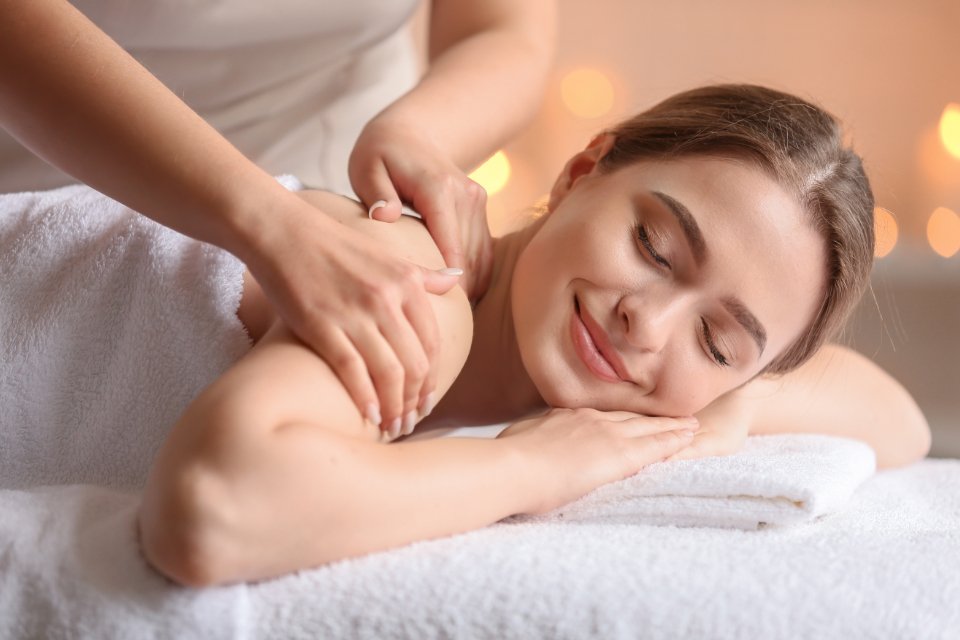 Choosing a massage gun for shoulders and back