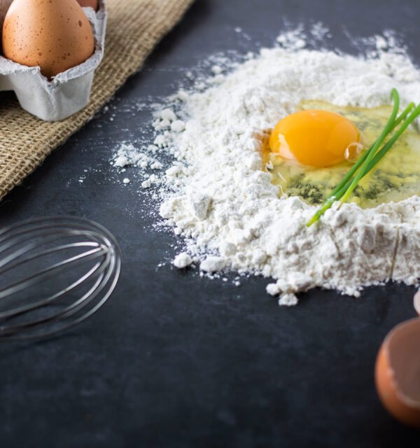 Stand mixer baking eggs whisk