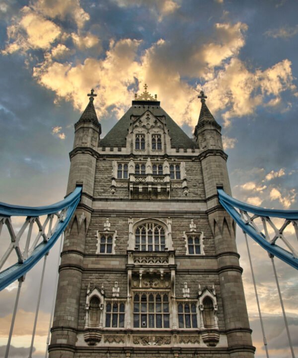 Tower bridge london sky