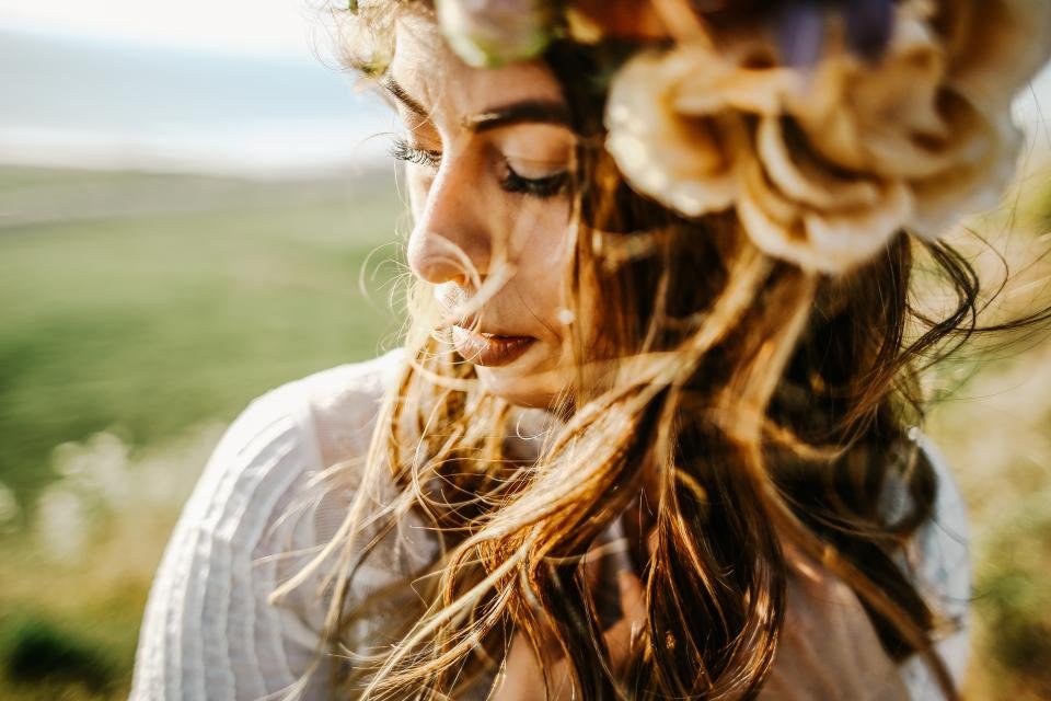 How to curl hair with a curling iron for long flowing waves