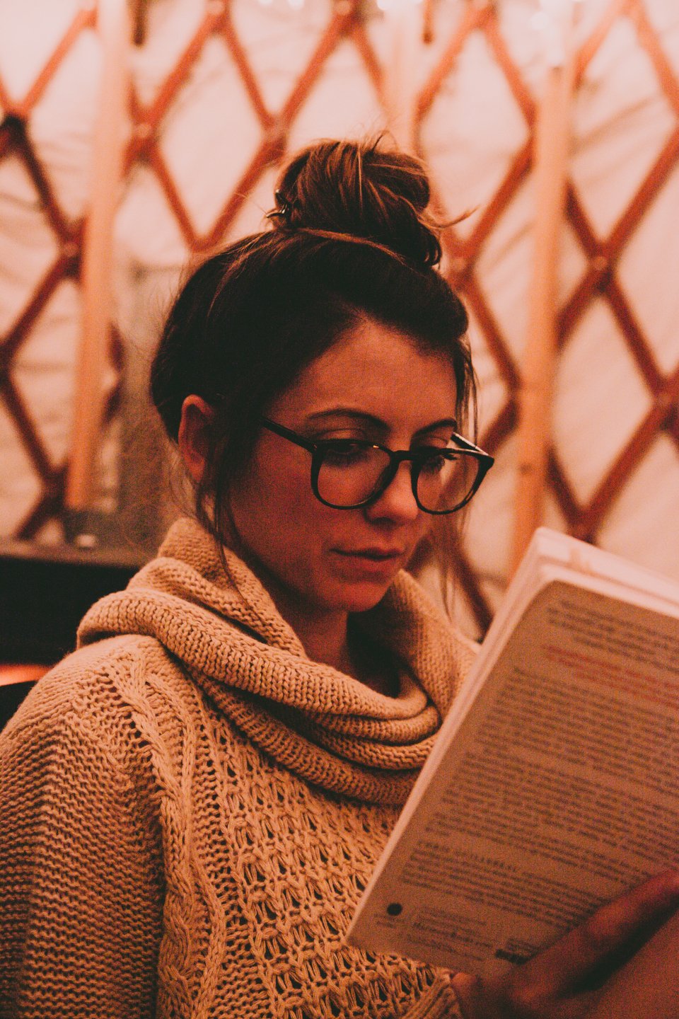 Candles in a dark room, the mood of a good mystery novel